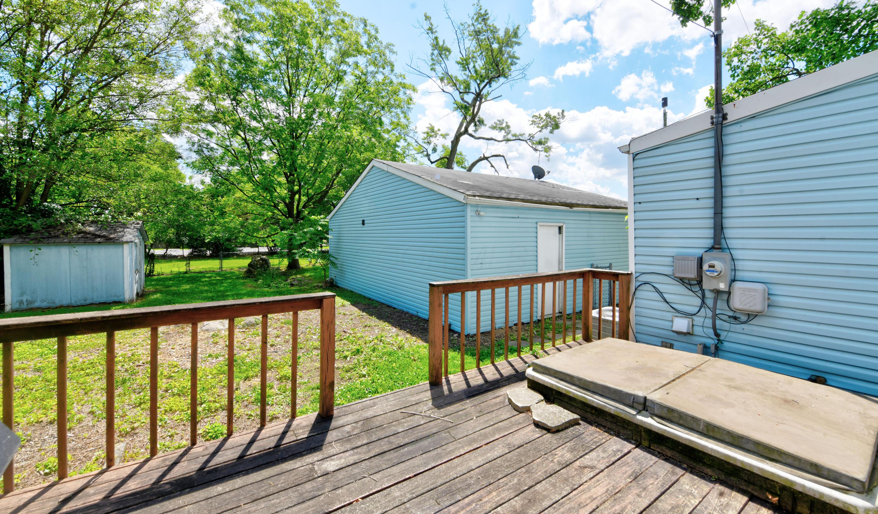 662 Beechwood Road Whitehall, OH 43213 - Photo 9 of 48 Deck