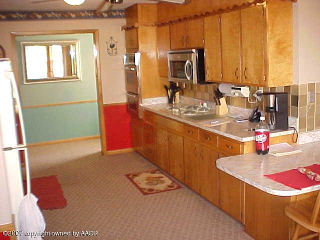 305 Caddo Road Amarillo, TX 79108 - Photo 5 of 15 Kitchen