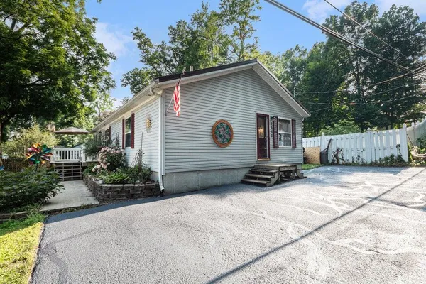 $289,900 | 6859 Paradise Park, Saranac, MI 48881