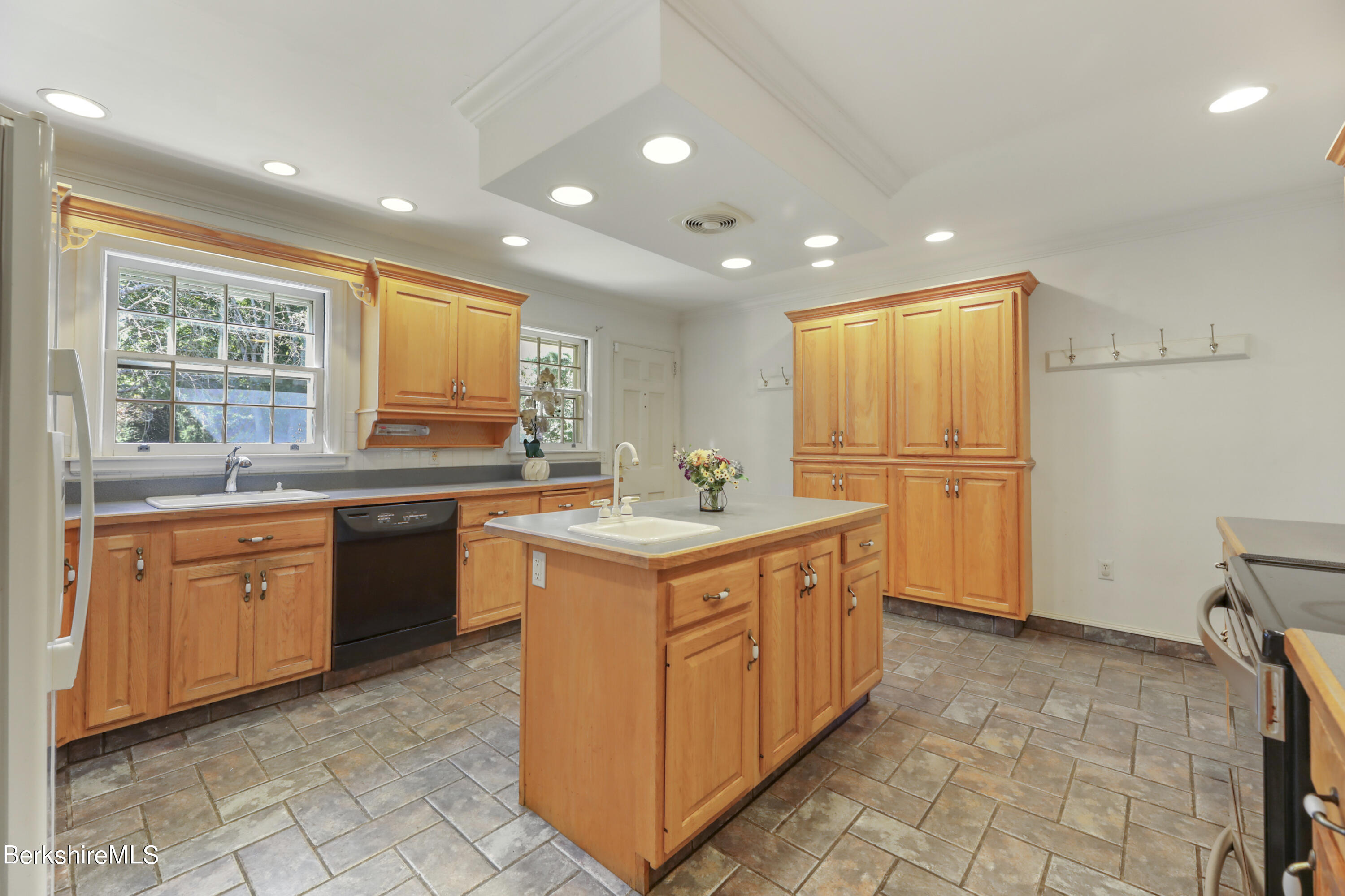 295 Holmes Road Pittsfield, MA 01201 - Photo 16 of 50 Kitchen