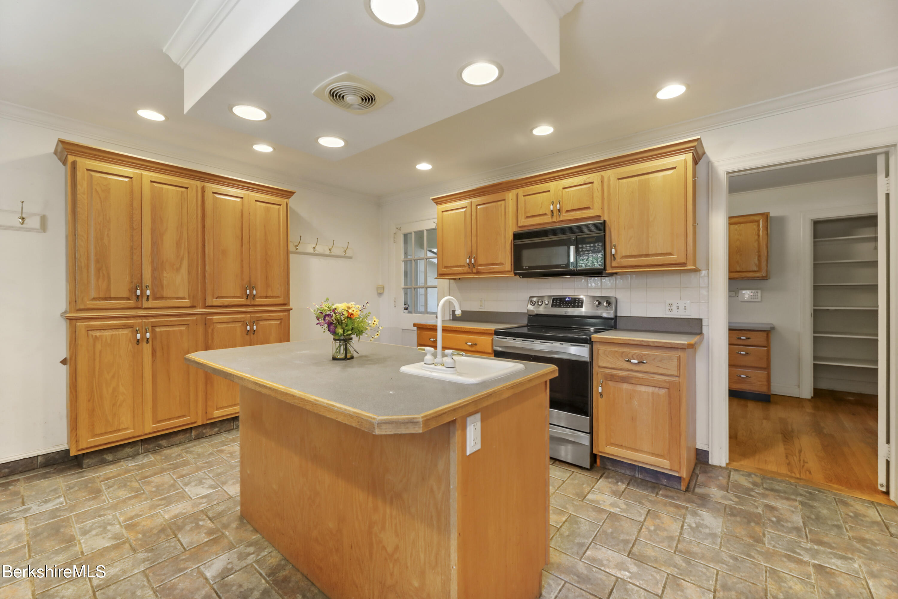 295 Holmes Road Pittsfield, MA 01201 - Photo 17 of 50 Kitchen