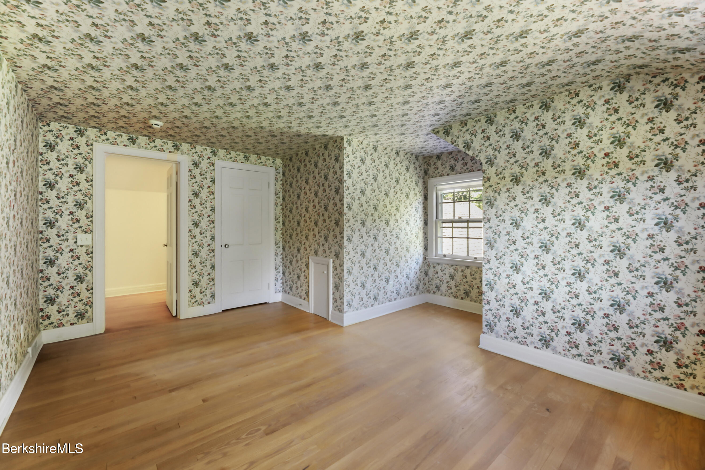 295 Holmes Road Pittsfield, MA 01201 - Photo 28 of 50 Second Floor Bedroom (7)