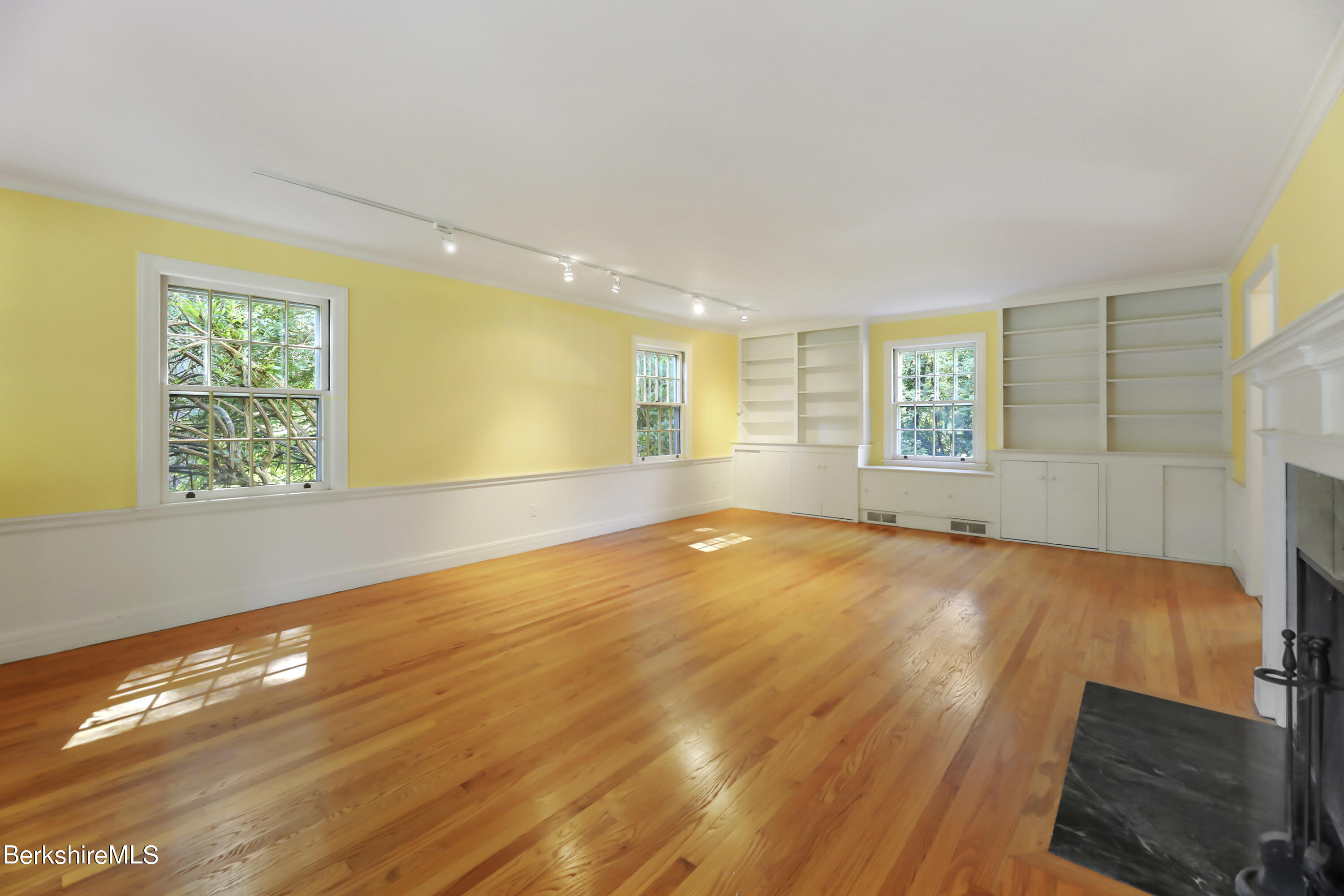 295 Holmes Road Pittsfield, MA 01201 - Photo 9 of 50 Living Room (1)