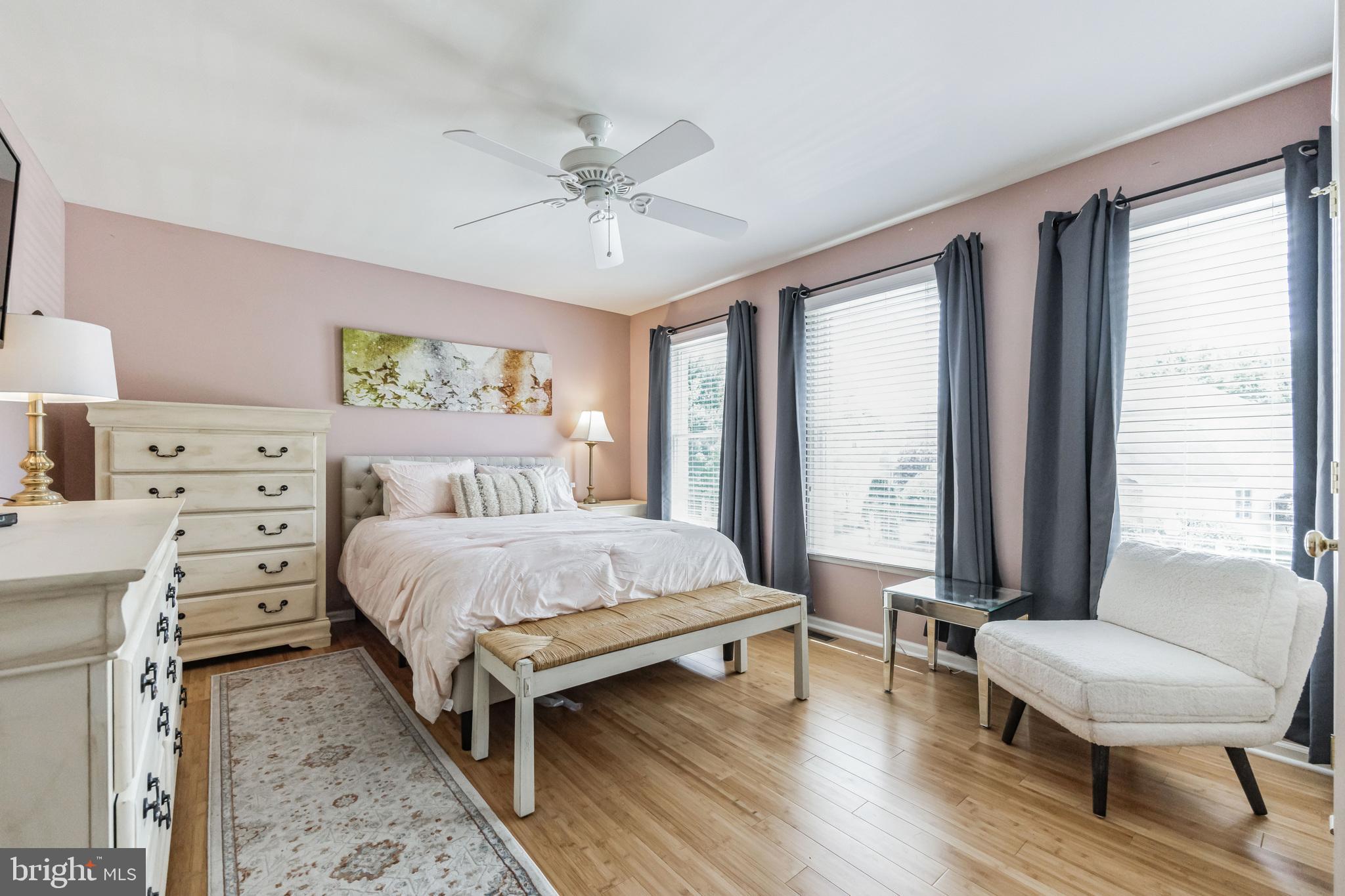 8 Kelso Lane Cinnaminson, NJ 08077 - Photo 25 of 38 a bedroom with a bed and a chair