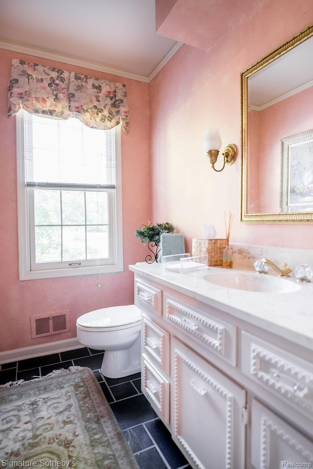 900 Sandhurst Road Bloomfield Hills, MI 48302 - Photo 16 of 37 13 (2).JPG