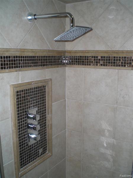1862 Bromley Lane Rochester, MI 48306 - Photo 12 of 19 Master Bath Double Showers