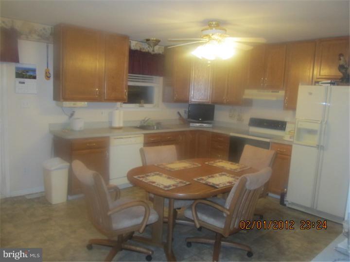 559 Church Road Sicklerville, NJ 08081 - Photo 9 of 20 Kitchen