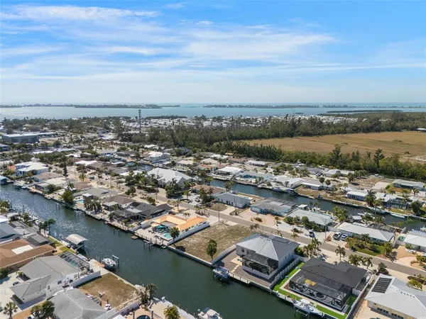 $617,000 | 4007 Coconut Terrace, Bradenton, FL 34210