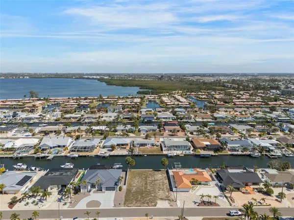 $617,000 | 4007 Coconut Terrace, Bradenton, FL 34210