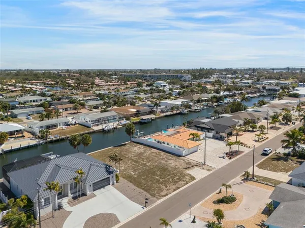 $617,000 | 4007 Coconut Terrace, Bradenton, FL 34210