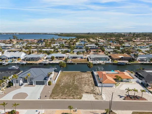 $617,000 | 4007 Coconut Terrace, Bradenton, FL 34210