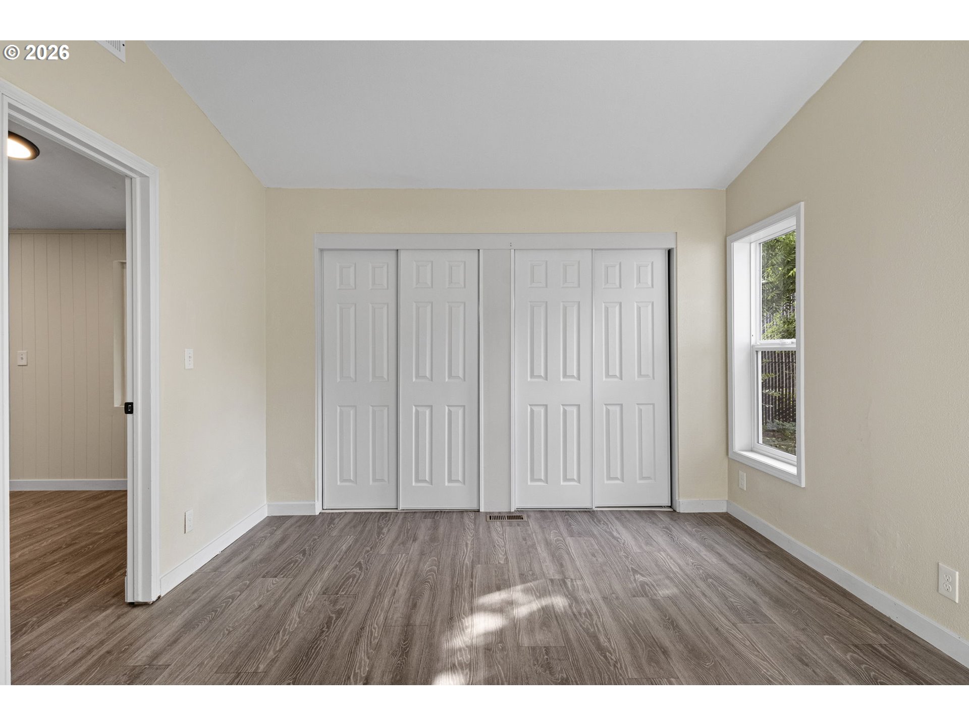 9700 Southwest Tualatin Road, Unit 18 Tualatin, OR 97062 - Photo 9 of 24 Primary Bedroom