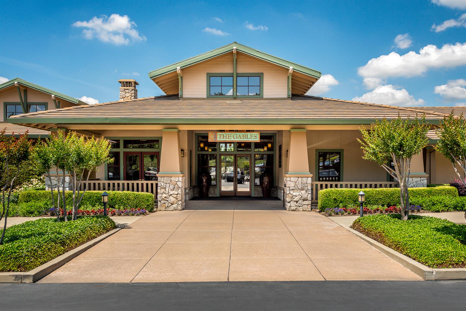 2821 Springfield Drive Rocklin, CA 95765 - Photo 29 of 43 a front view of a house with garden