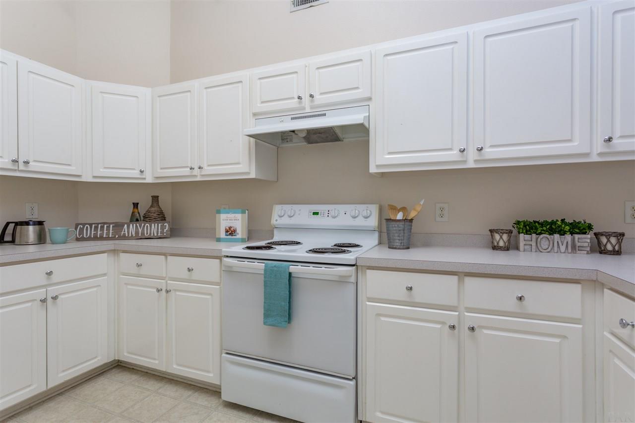 4798 Ribault Lane Milton, FL 32570 - Photo 15 of 38