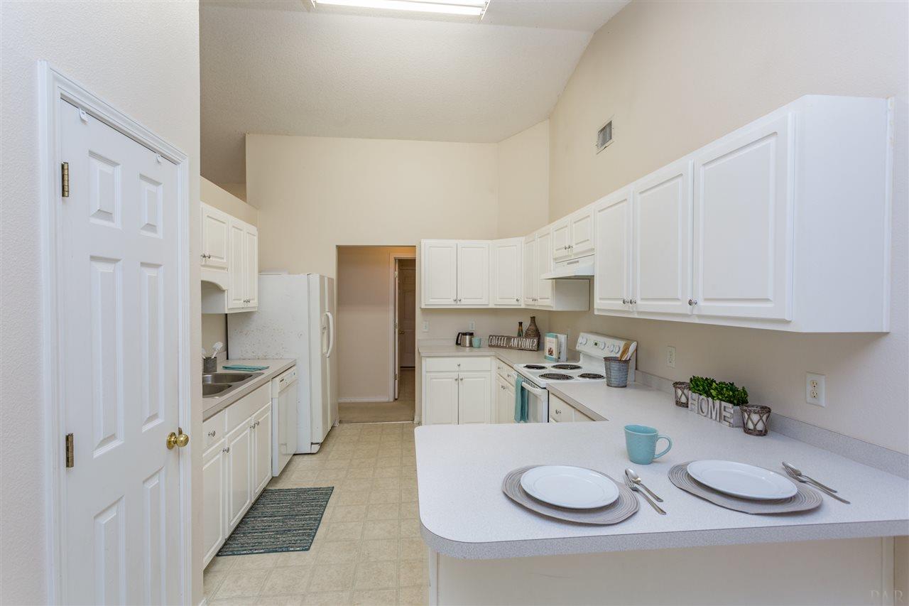 4798 Ribault Lane Milton, FL 32570 - Photo 2 of 38