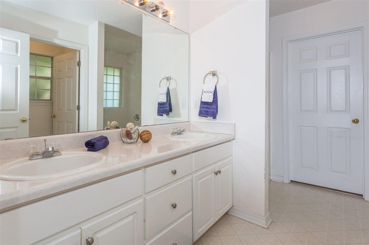 4798 Ribault Lane Milton, FL 32570 - Photo 22 of 38