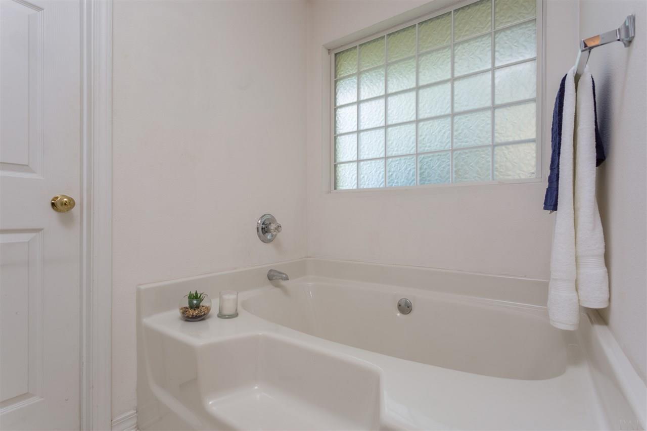 4798 Ribault Lane Milton, FL 32570 - Photo 24 of 38