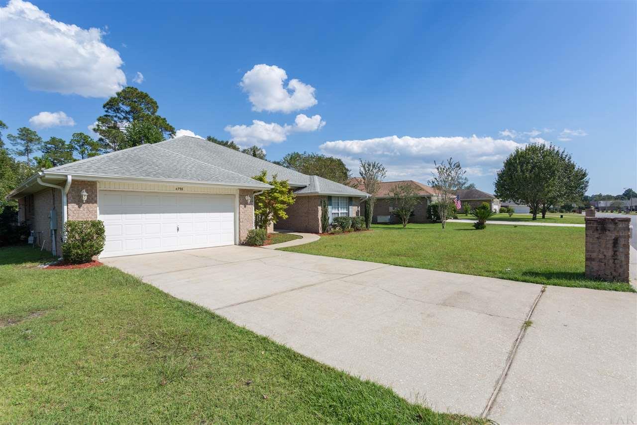 4798 Ribault Lane Milton, FL 32570 - Photo 5 of 38