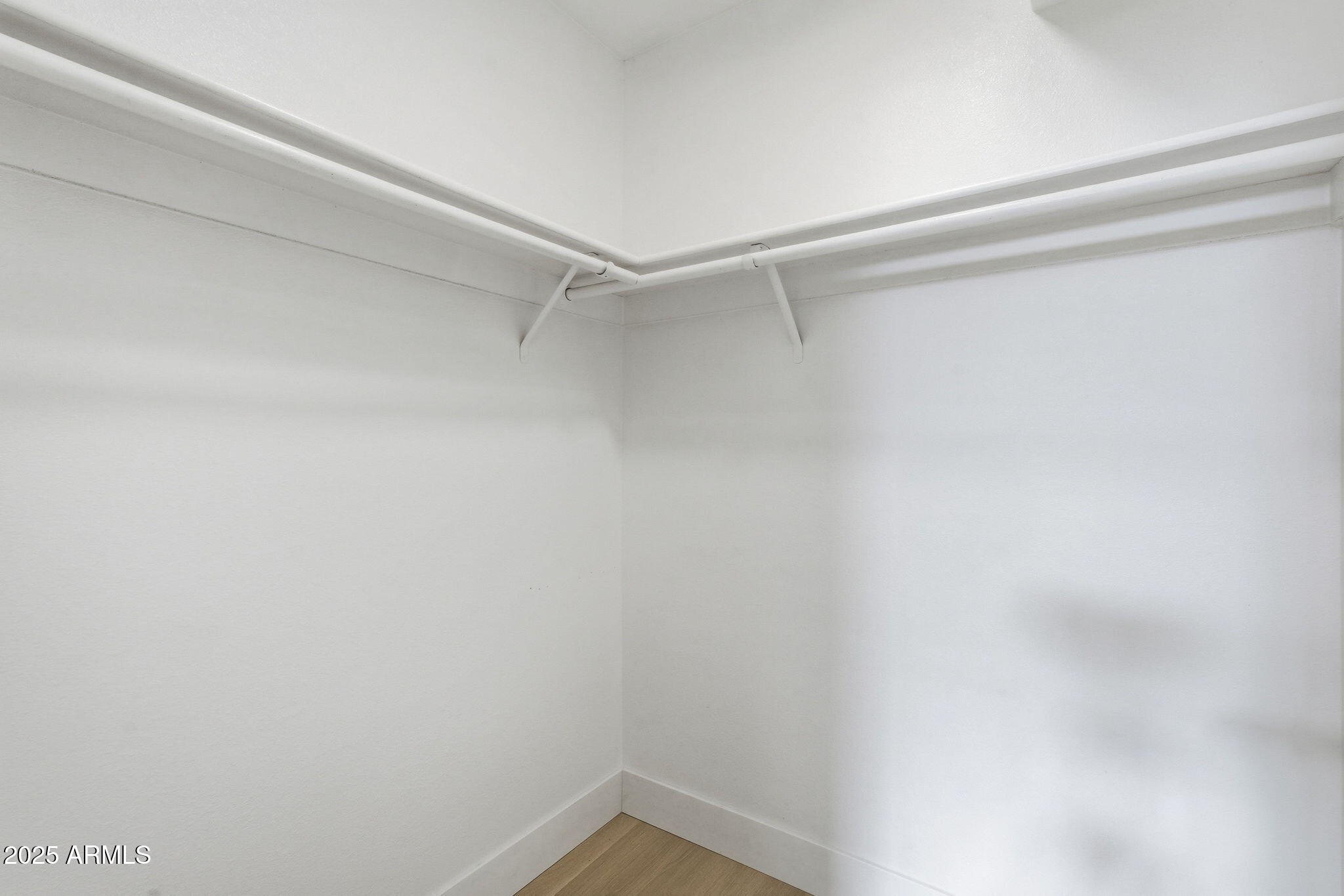 5839 West Hearn Road Glendale, AZ 85306 - Photo 23 of 35 a view of a room