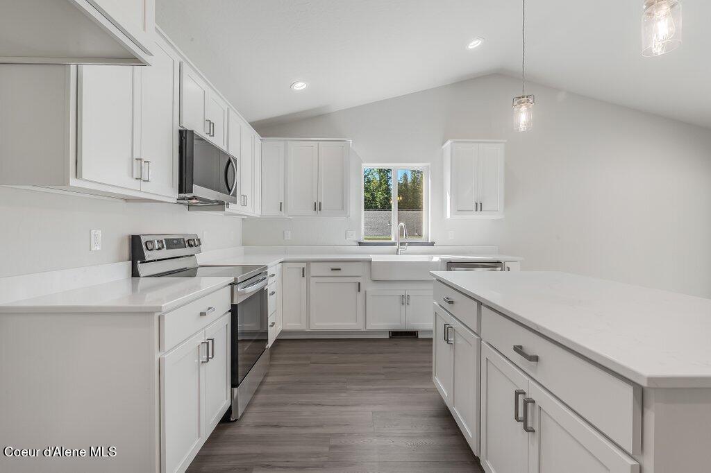 265 Durango Lane Priest River, ID 83856 - Photo 4 of 9 --16.jpg-SMALL