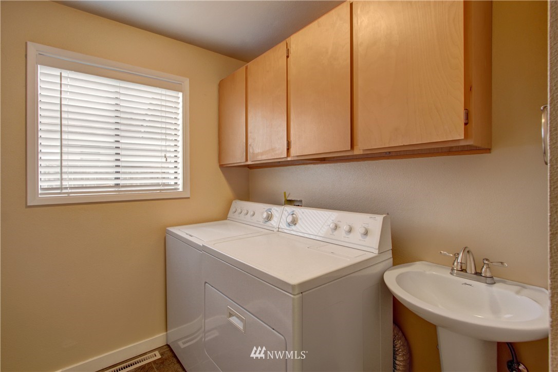 15918 Southeast 156th Street Renton, WA 98058 - Photo 13 of 25 Gallery Image 13