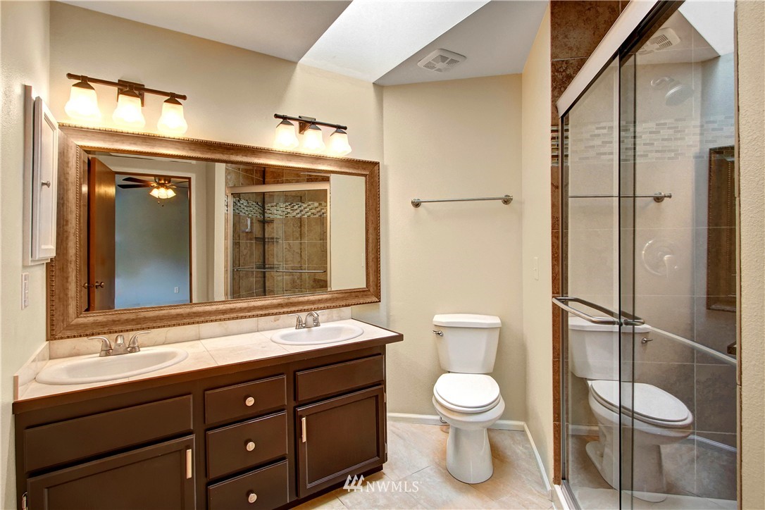 15918 Southeast 156th Street Renton, WA 98058 - Photo 15 of 25 Gallery Image 15