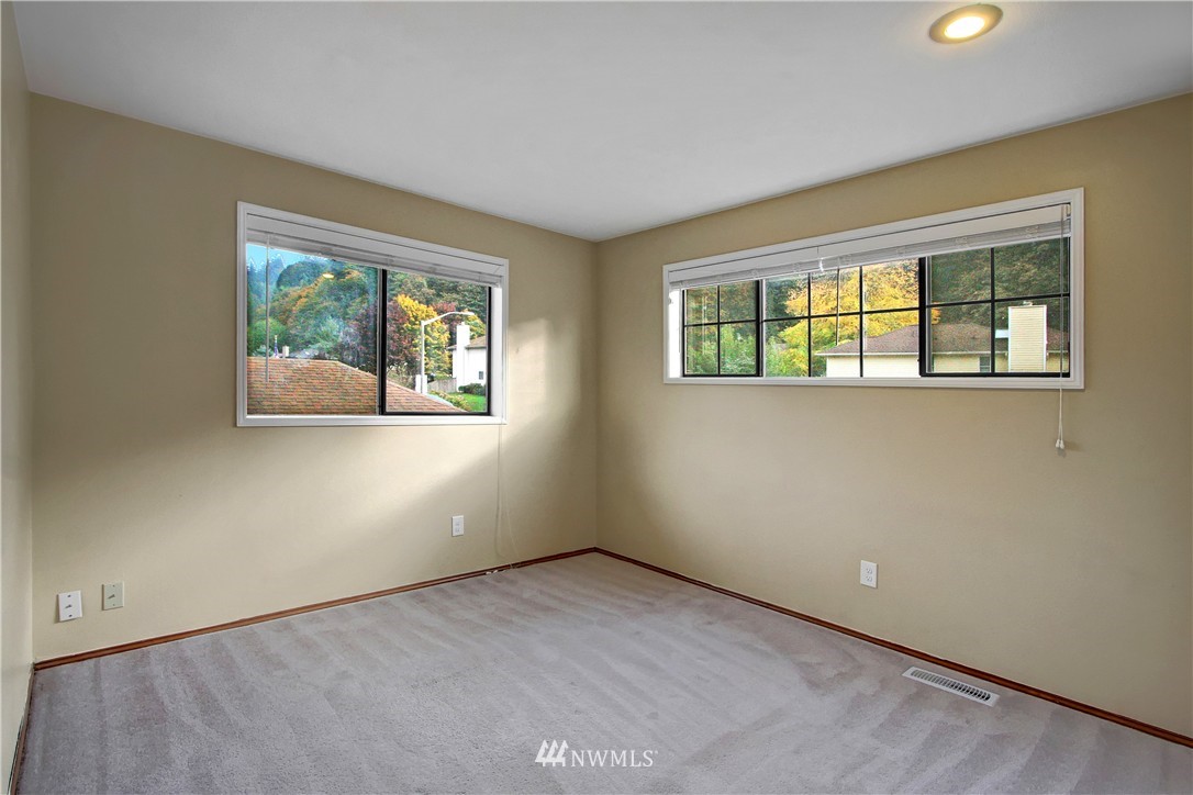 15918 Southeast 156th Street Renton, WA 98058 - Photo 18 of 25 Gallery Image 18