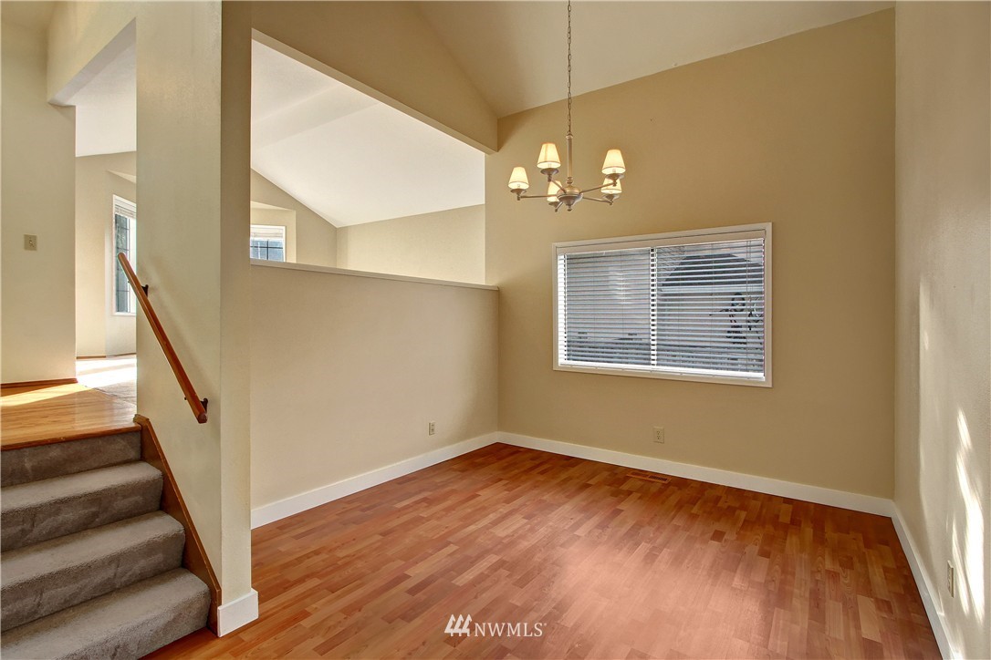 15918 Southeast 156th Street Renton, WA 98058 - Photo 4 of 25 Gallery Image 4