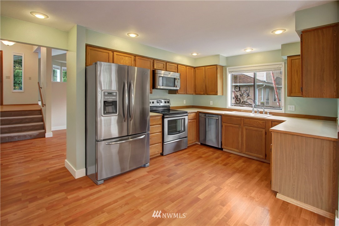 15918 Southeast 156th Street Renton, WA 98058 - Photo 6 of 25 Gallery Image 6