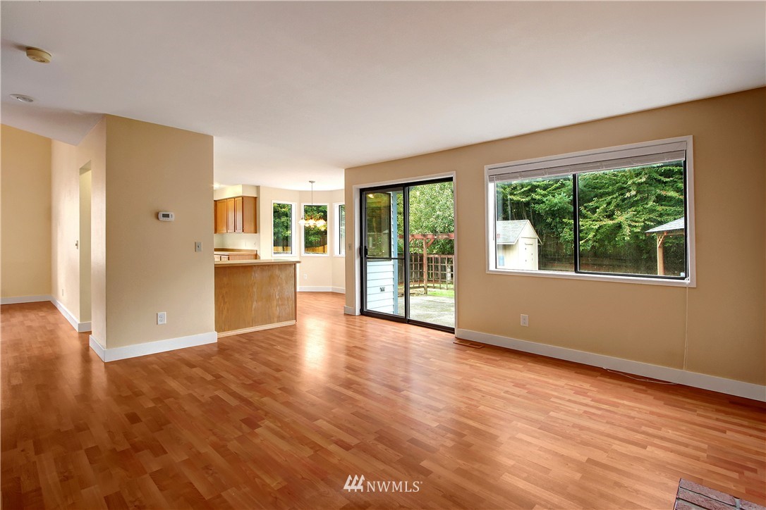 15918 Southeast 156th Street Renton, WA 98058 - Photo 10 of 25 Gallery Image 10