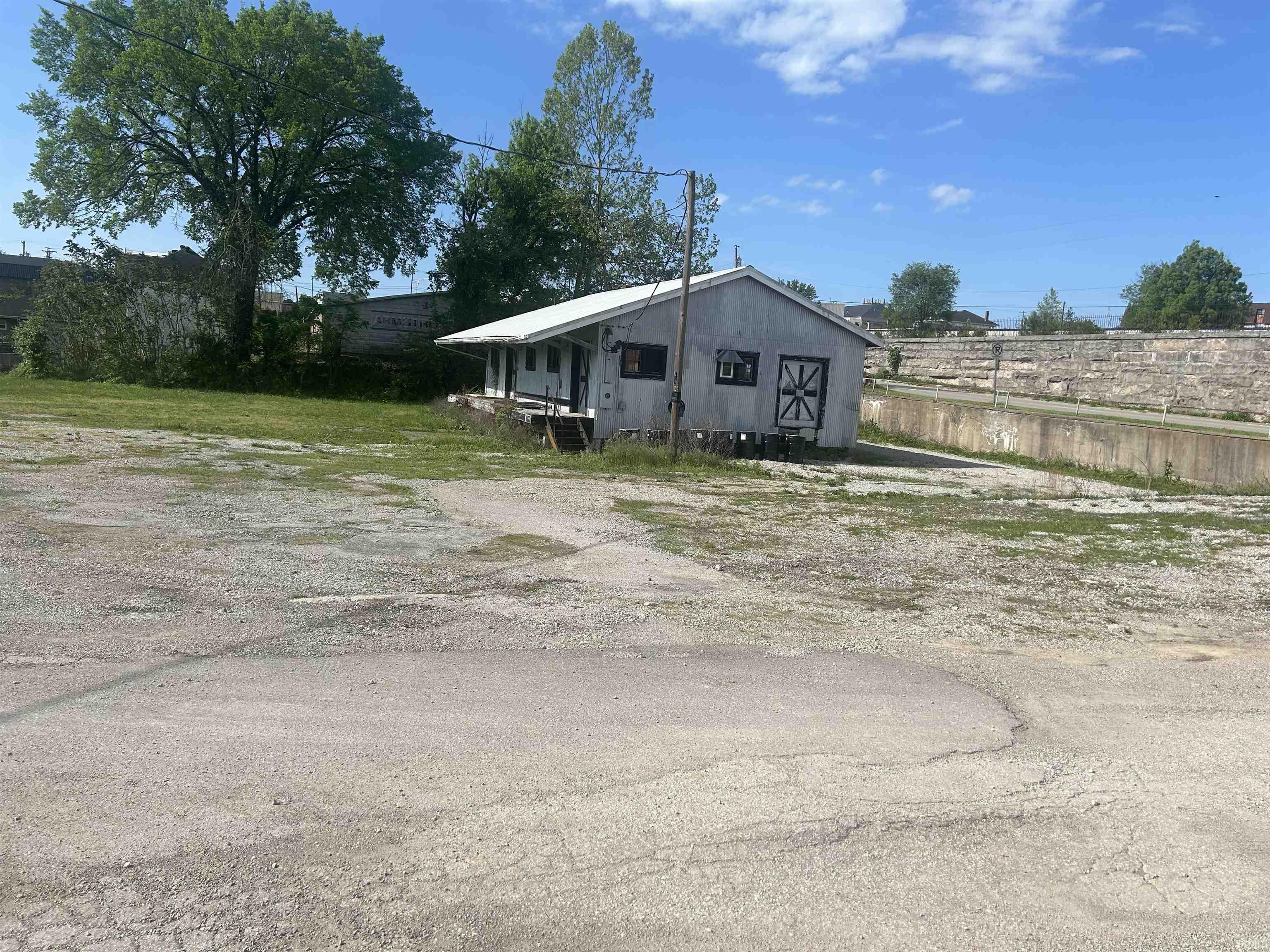 1018 J Street Bedford, IN 47421 - Photo 1 of 6