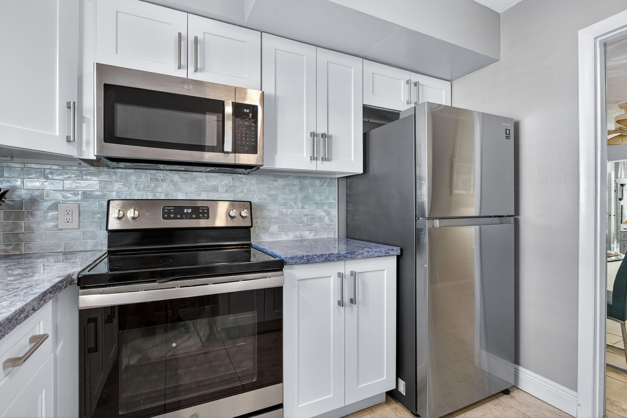 3201 Southeast 12th Street, Unit C2 Pompano Beach, FL 33062 - Photo 12 of 57 Photo 12