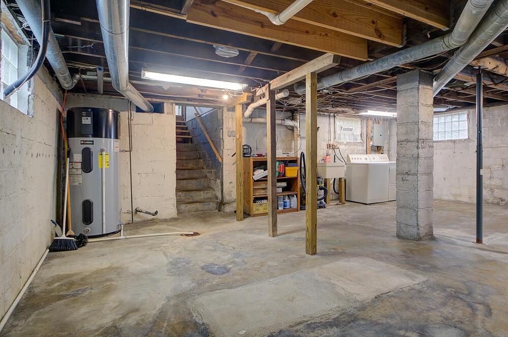668 Enfield Road Columbus, OH 43209 - Photo 34 of 46 Full Basement