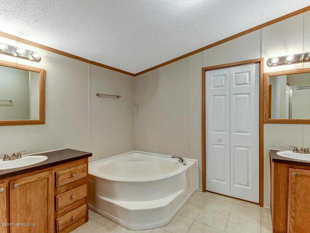 3005 Ruddy Lane Middleburg, FL 32068 - Photo 20 of 39 3005 Ruddy Ln Middleburg FL-MLS_Size-023