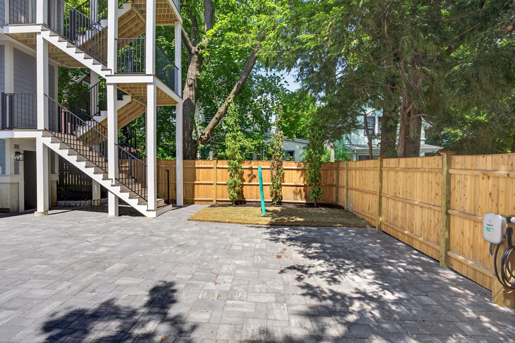 131 Hudson Street, Unit 1 Somerville, MA 02144 - Photo 32 of 41