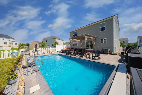 $524,999 | 410 Fox Drive, Johnstown, OH 43031