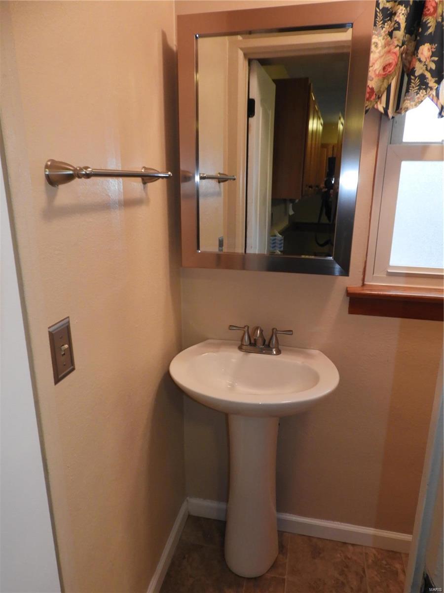 9911 Bunkum Road Fairview Heights, IL 62208 - Photo 11 of 27 Gallery Image 11