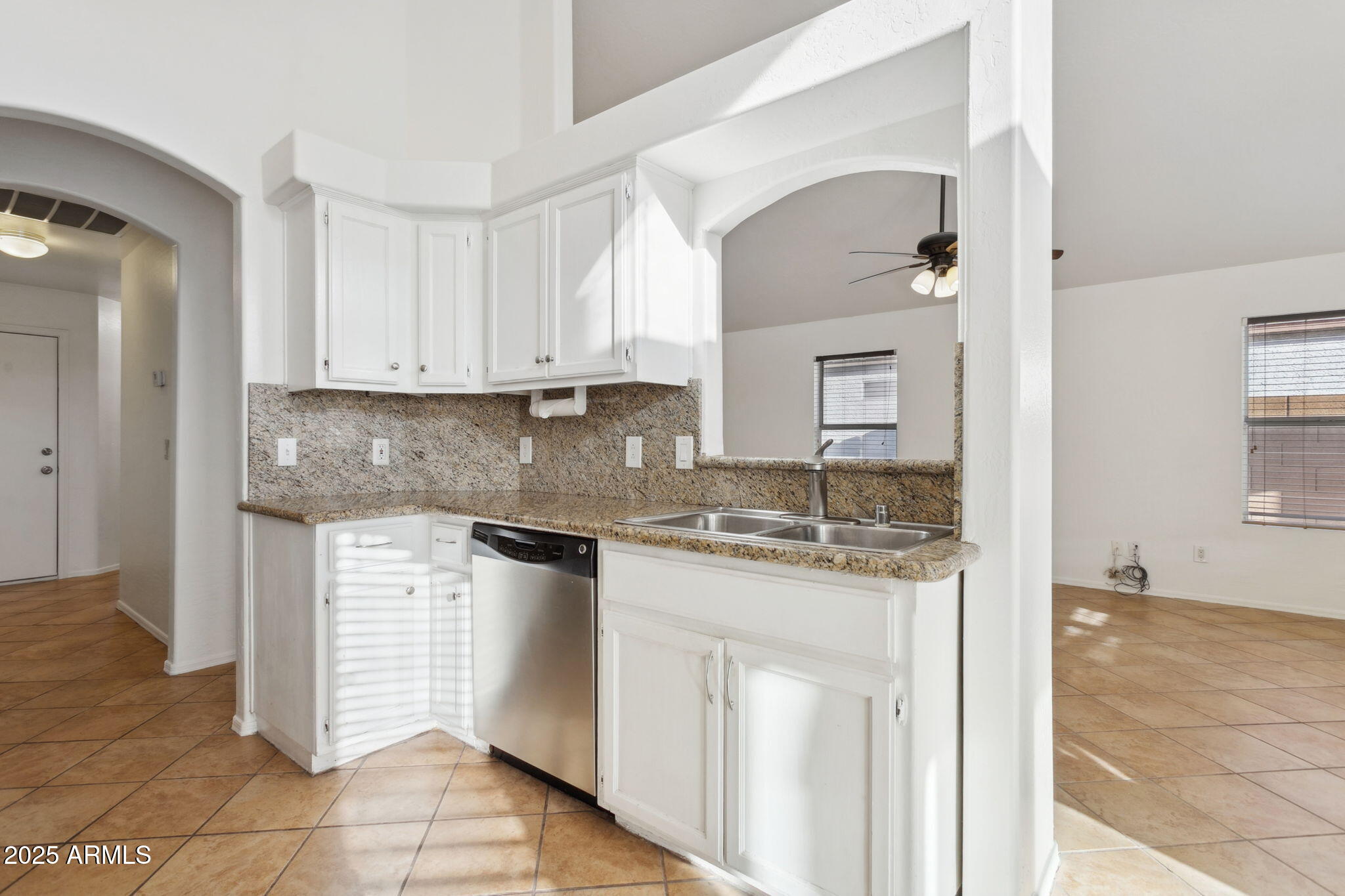 3101 East Wagoner Road Phoenix, AZ 85032 - Photo 15 of 32 Arches and charm