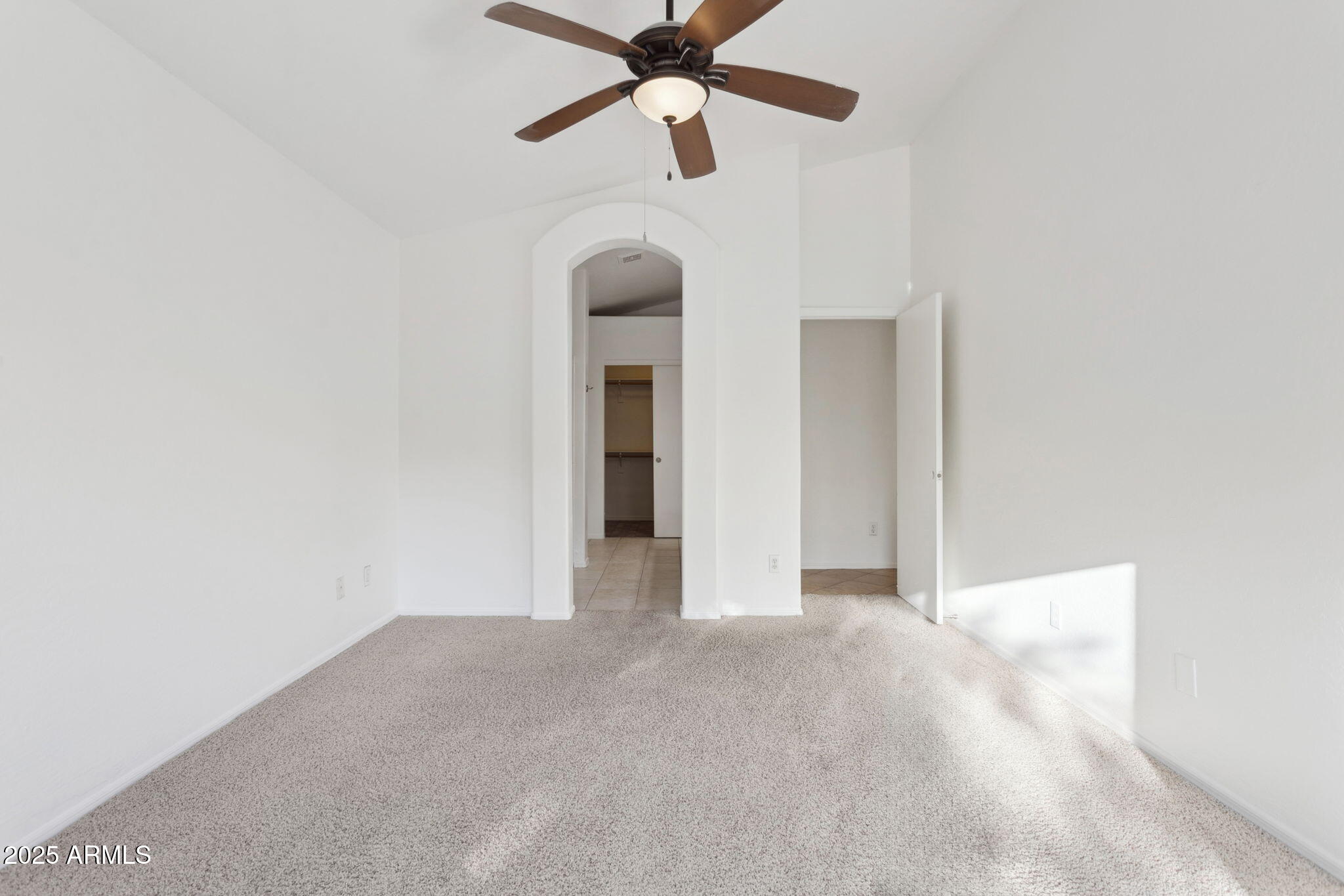 3101 East Wagoner Road Phoenix, AZ 85032 - Photo 18 of 32 Soaring ceilings