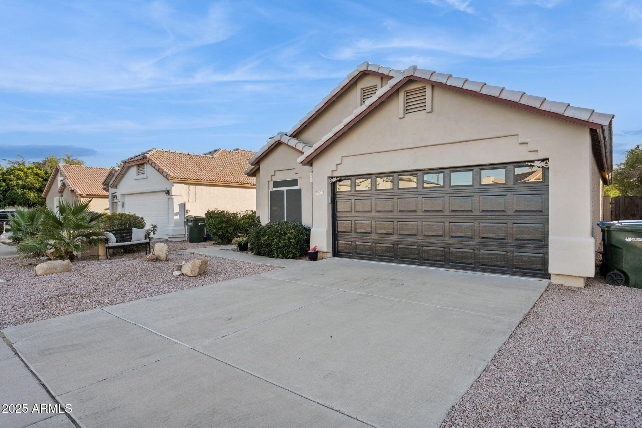 3101 East Wagoner Road Phoenix, AZ 85032 - Photo 4 of 32 New garage door