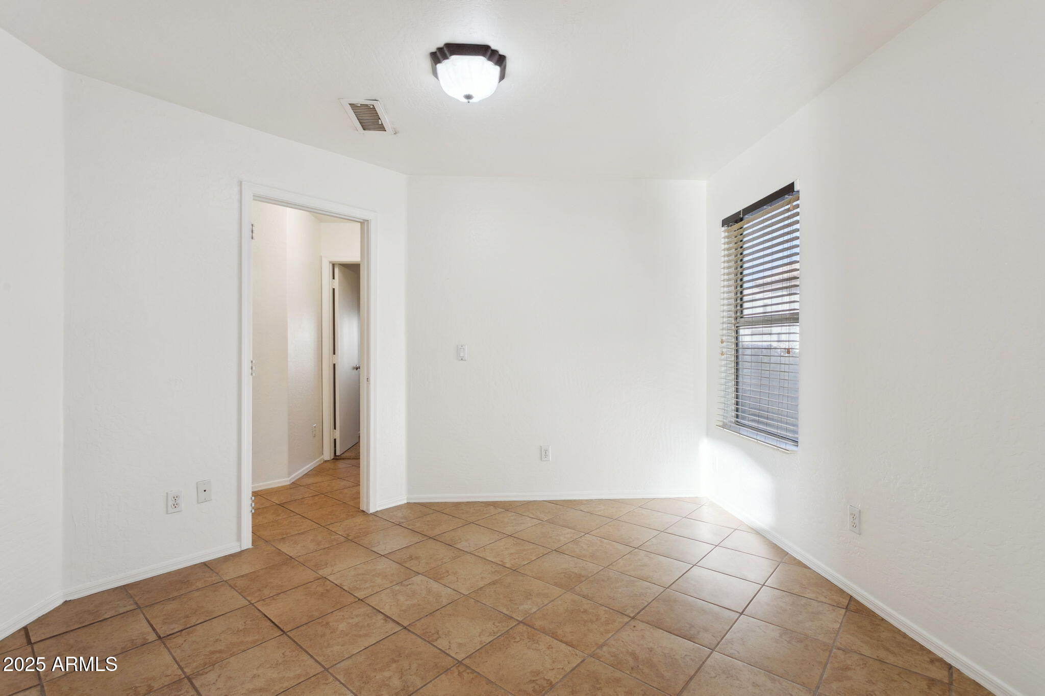 3101 East Wagoner Road Phoenix, AZ 85032 - Photo 9 of 32 Lovely light in the den