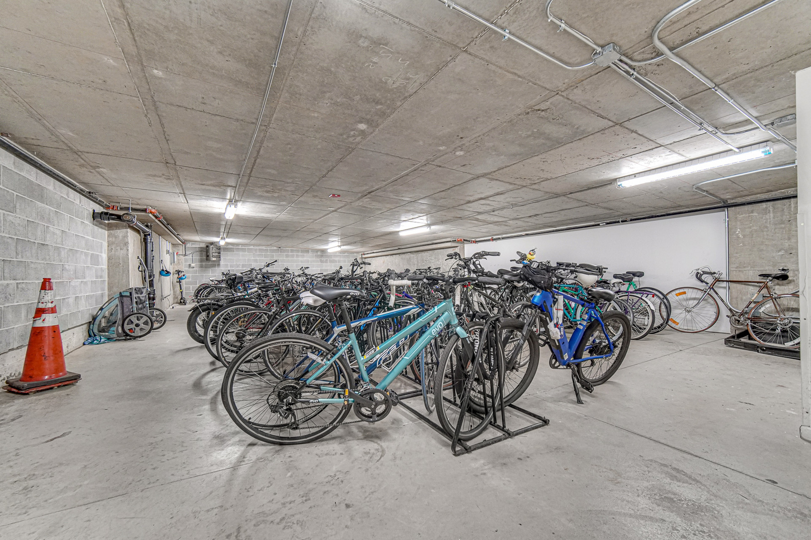 212 East Cullerton Street, Unit 811 Chicago, IL 60616 - Photo 16 of 18 a view of a bike garage