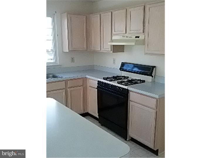 103 Denny Circle Newark, DE 19702 - Photo 4 of 5 Kitchen