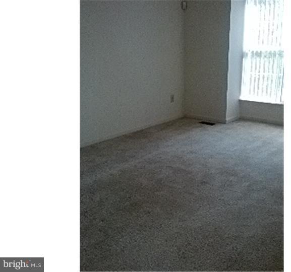 103 Denny Circle Newark, DE 19702 - Photo 5 of 5 Living Room