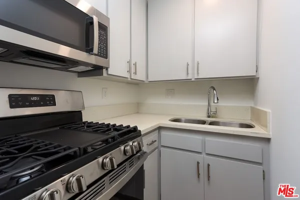 $9,499 | 319 23rd Street, Manhattan Beach, CA 90266