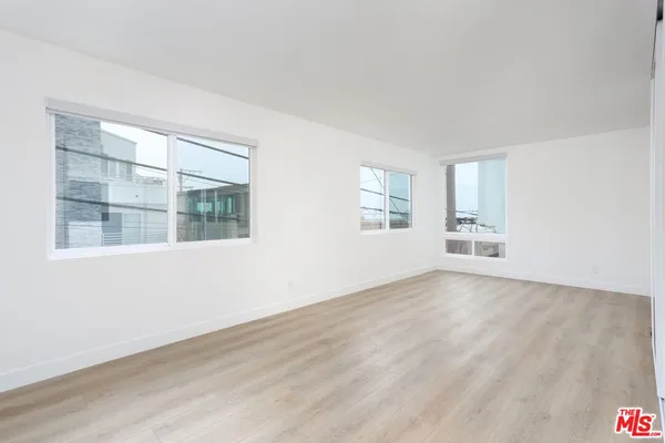 $9,499 | 319 23rd Street, Manhattan Beach, CA 90266