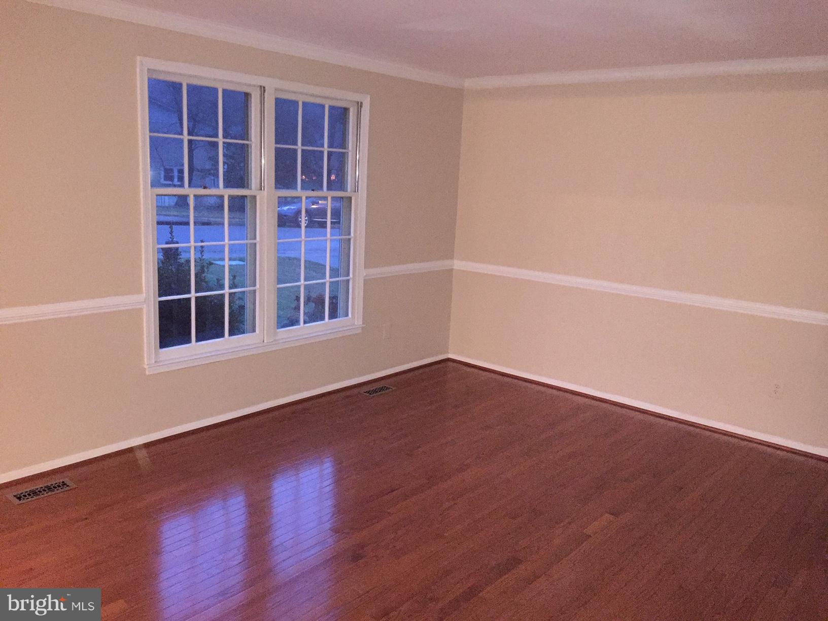 5205 Pumphrey Drive Fairfax, VA 22032 - Photo 12 of 29 Living Room