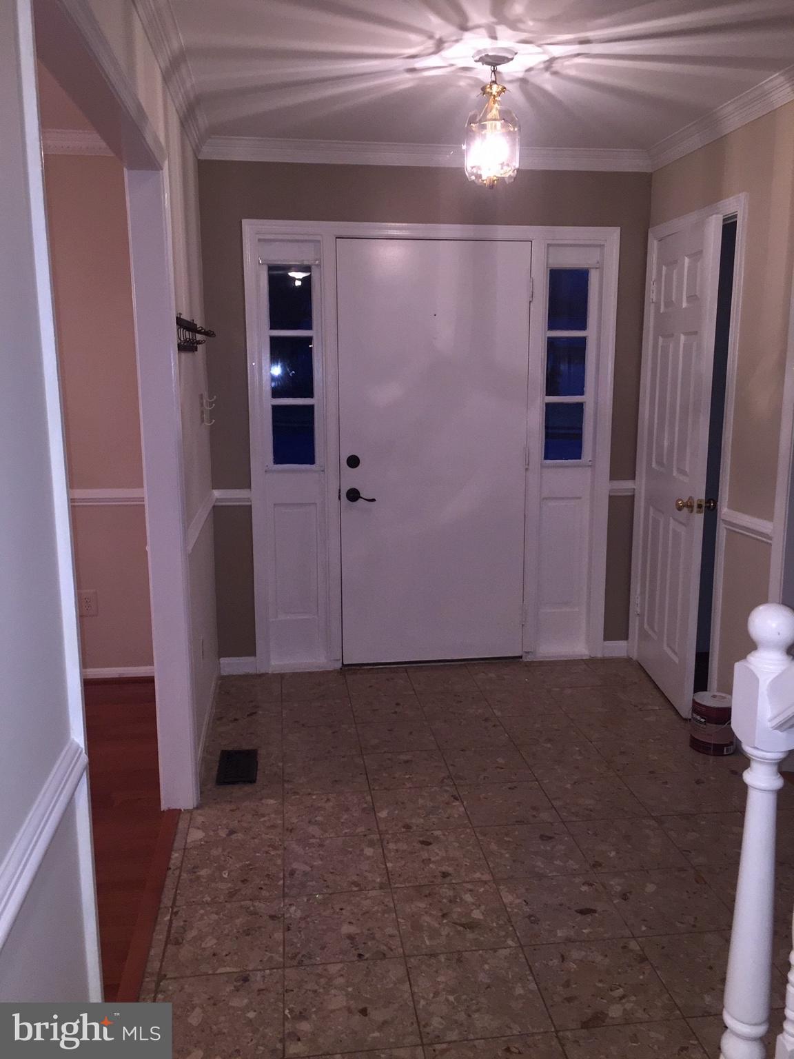 5205 Pumphrey Drive Fairfax, VA 22032 - Photo 2 of 29 Foyer