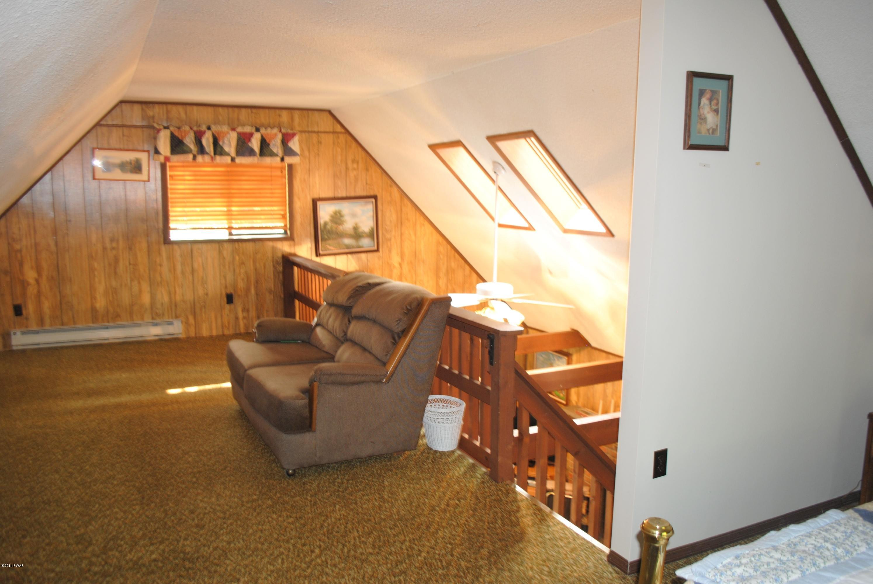 2022 Roamingwood Road Lake Ariel, PA 18436 - Photo 12 of 30