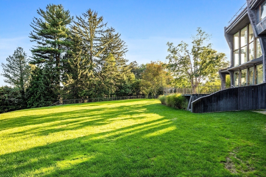 55 Leicester Street Brookline, MA 02445 - Photo 36 of 41